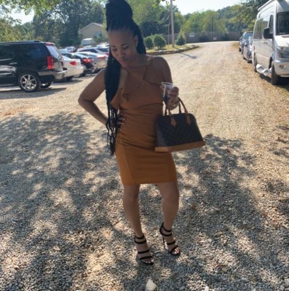 Meet your Posher, Latoya
